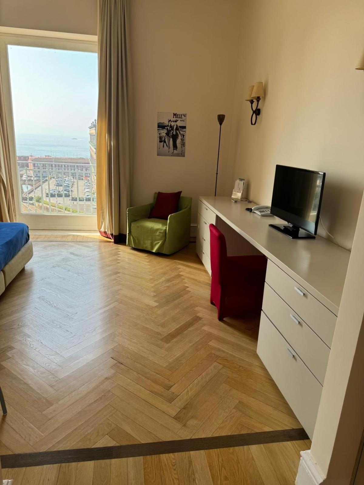 Residence Gli Angioini Srl Naples Exterior photo