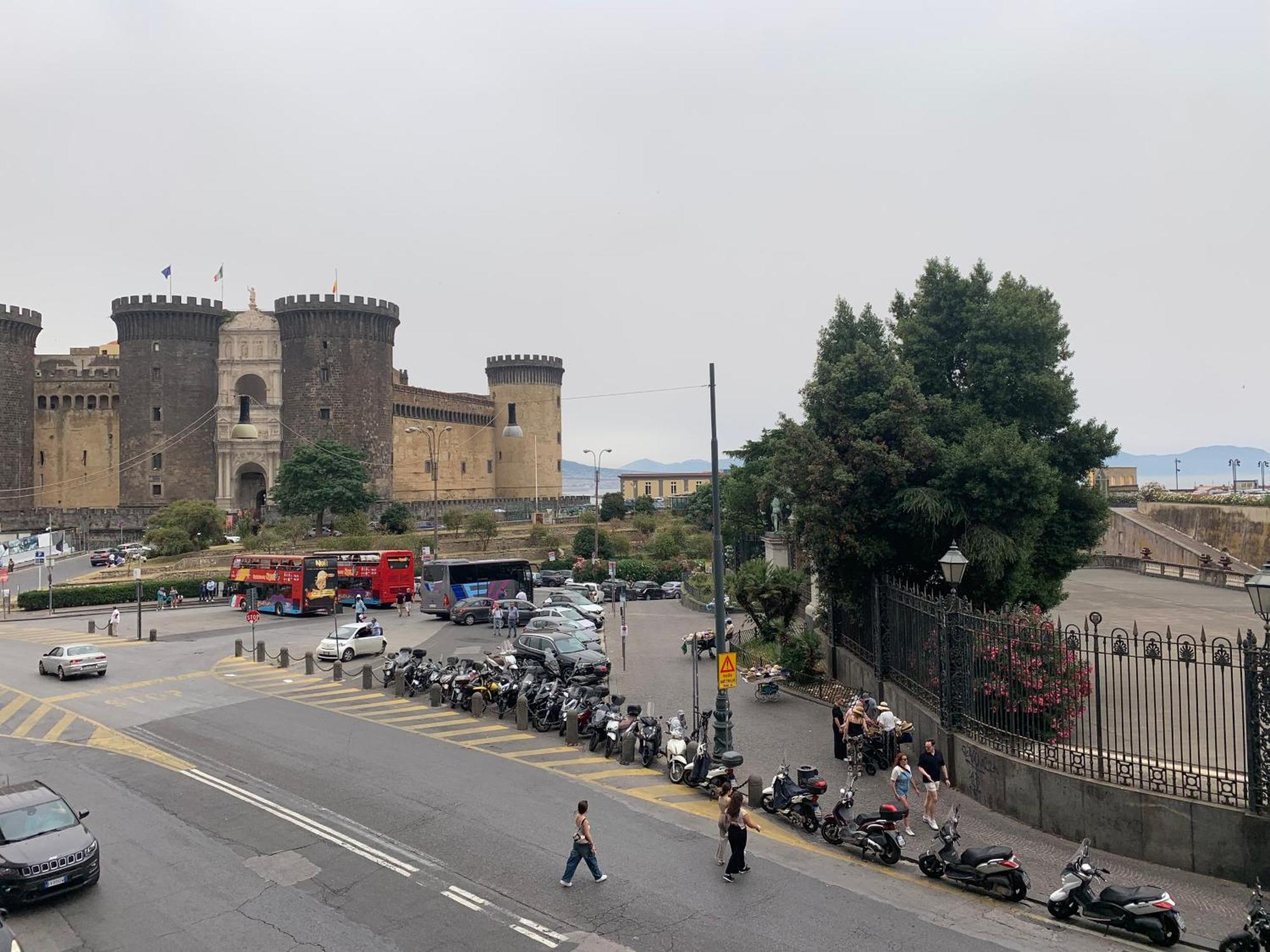 Residence Gli Angioini Srl Naples Exterior photo